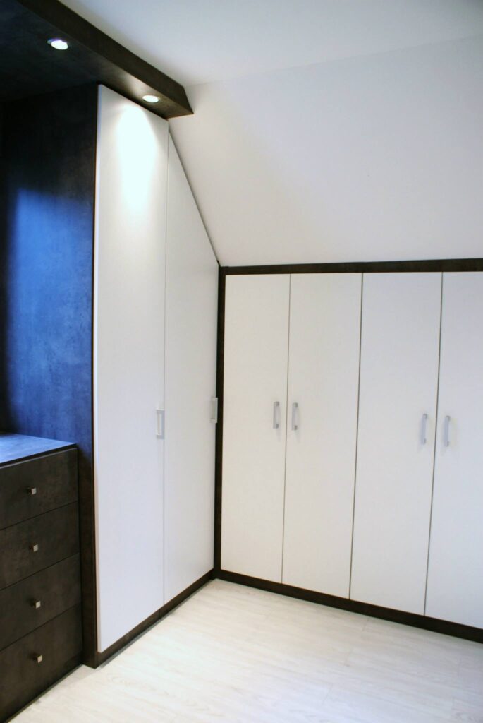 Mobilier professionnel sur mesure à Champigny-sur-Marne (94350) 72 rangement sous escalier Champigny-sur-Marne — artisan menuisier ID Rangements