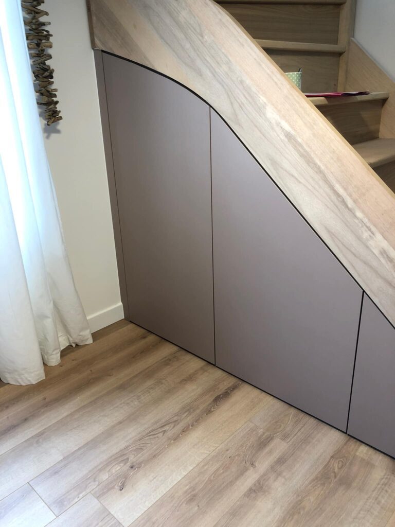 rangement sous escalier Val-d'Oise — artisan menuisier ID Rangements